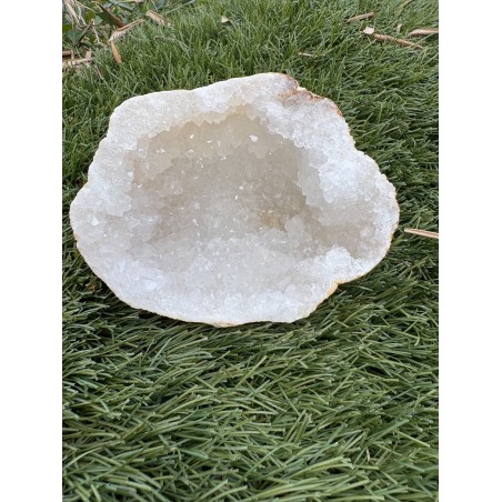 géode de cristal de roche 313 grammes